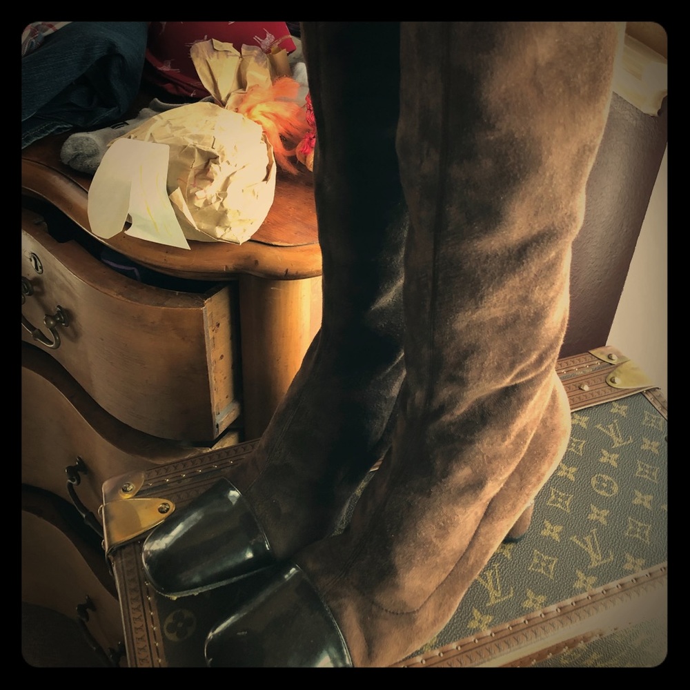 Chanel brown suede boots